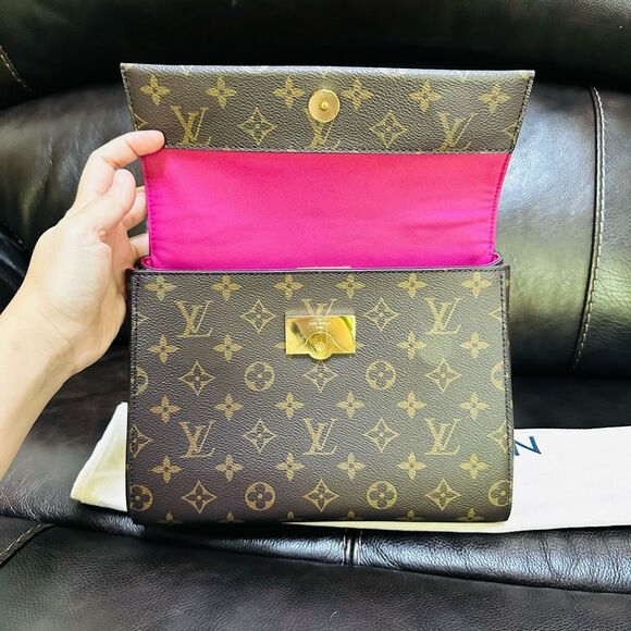 Louis Vuitton Cluny BB with Added Strap - Picture 12 of 16